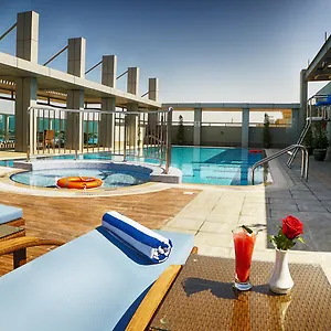 Rose Park - Al Barsha, Opposite Metro Station מלון דובאי
